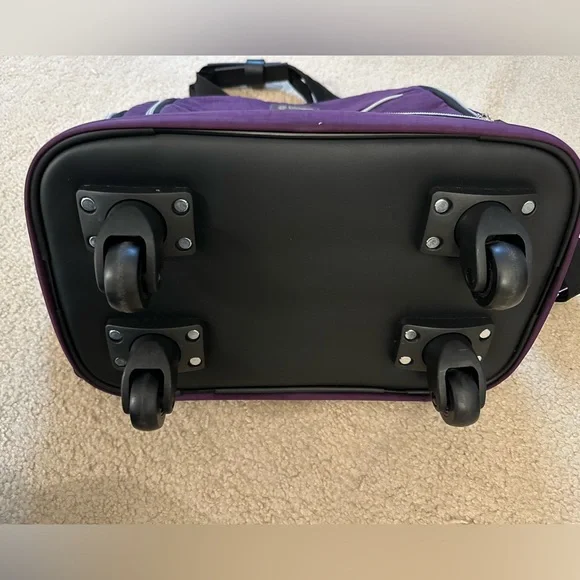 Biaggi Zipsak luggage under-seat expandable carry-on Purple bag roller wheels - Picture 6 of 9